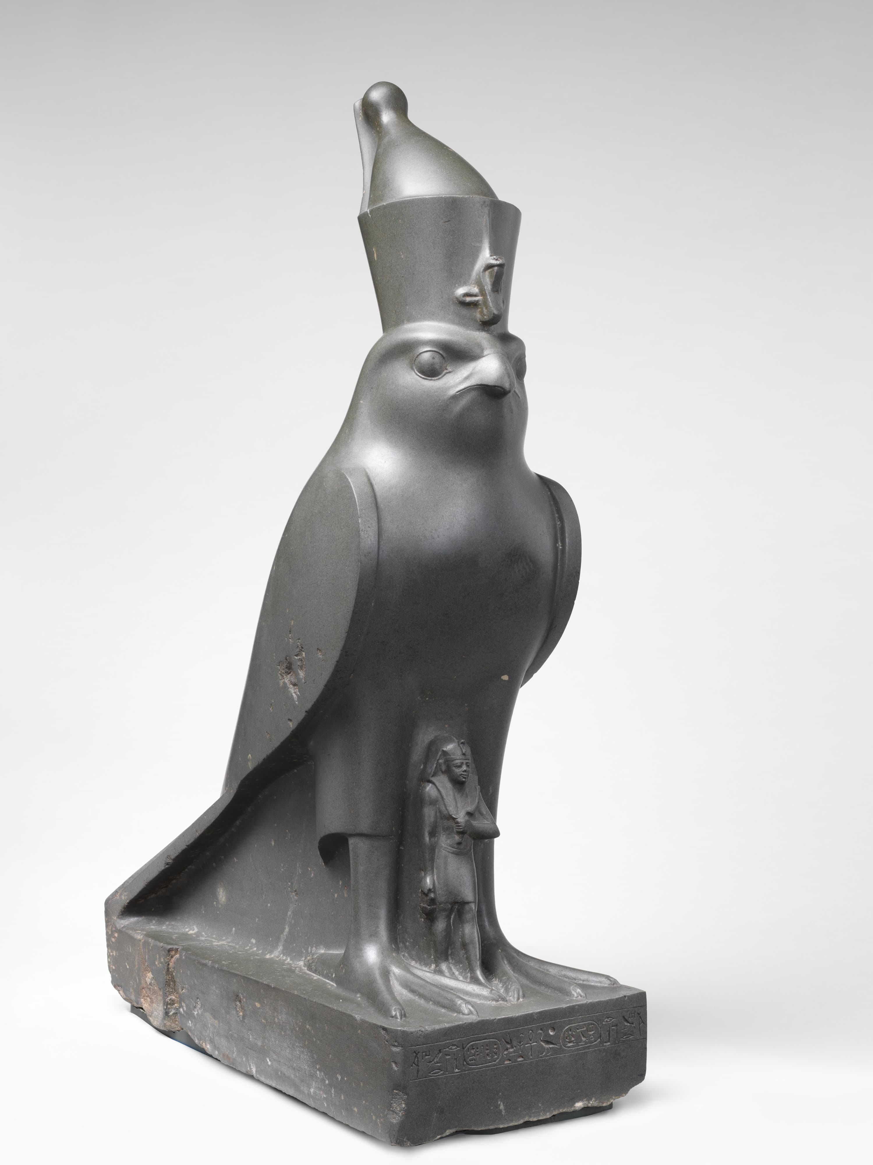 Horus protecting King Nectanebo II